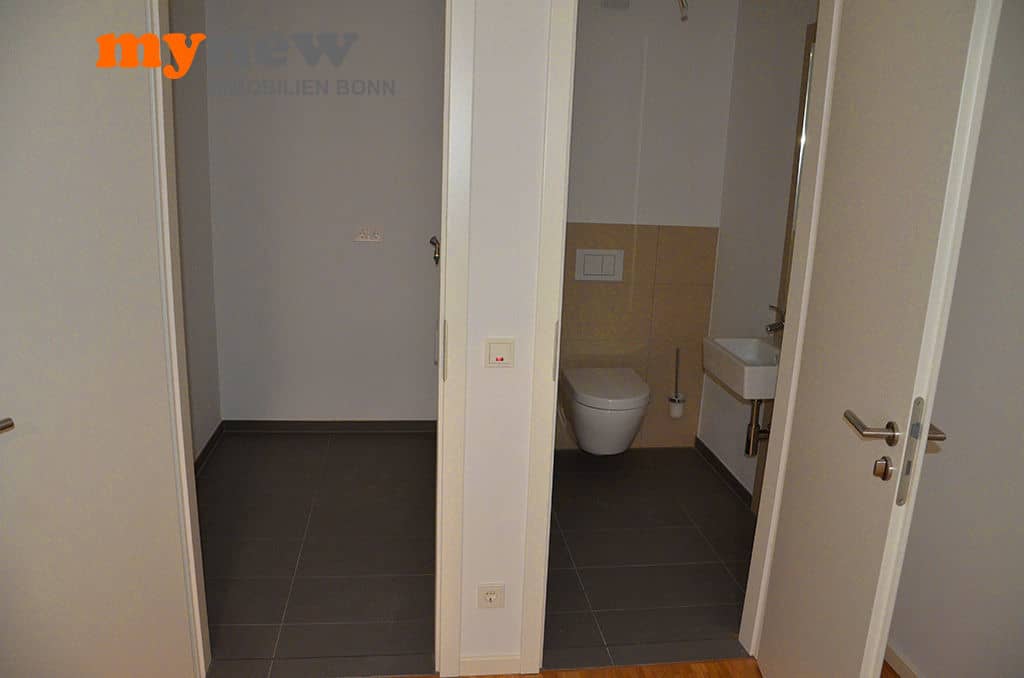 Vier-Zimmer-Wohnung-Finkenhofpark-C06 Abstellraum und Gäste-WC