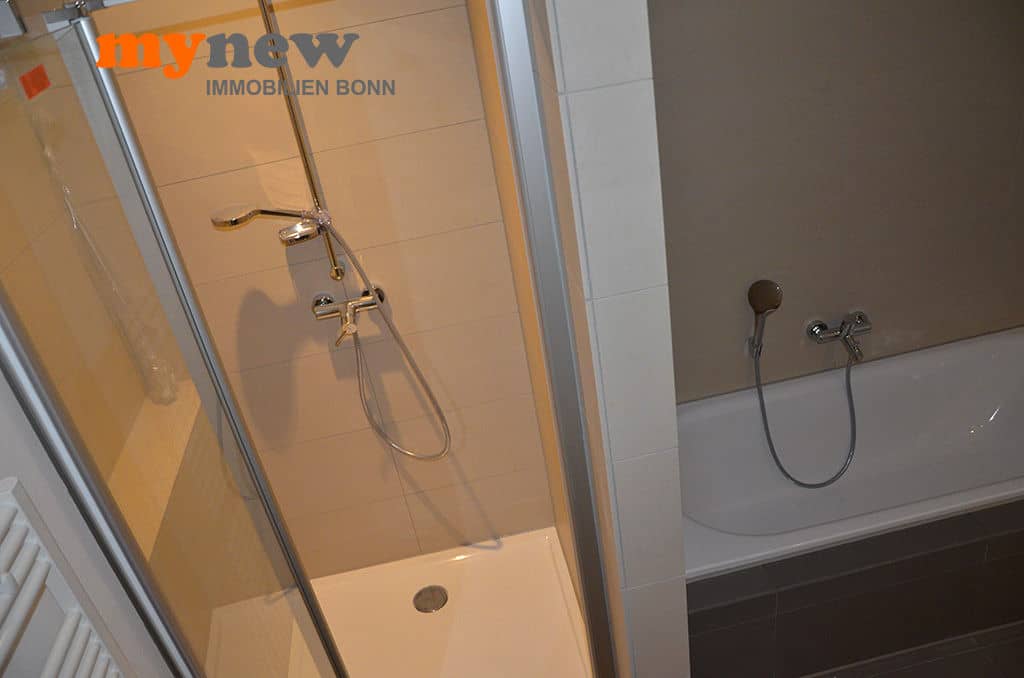 Vier-Zimmer-Wohnung-Finkenhofpark-C06 Badezimmer