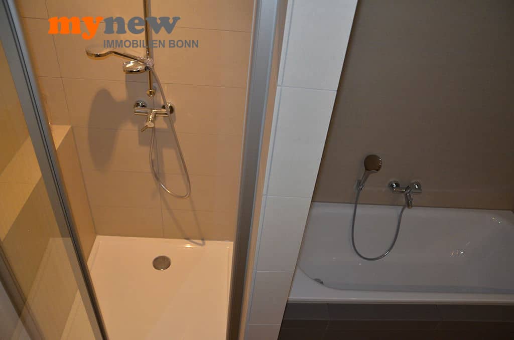 Vier-Zimmer-Wohnung-Finkenhofpark-C06 Badezimmer