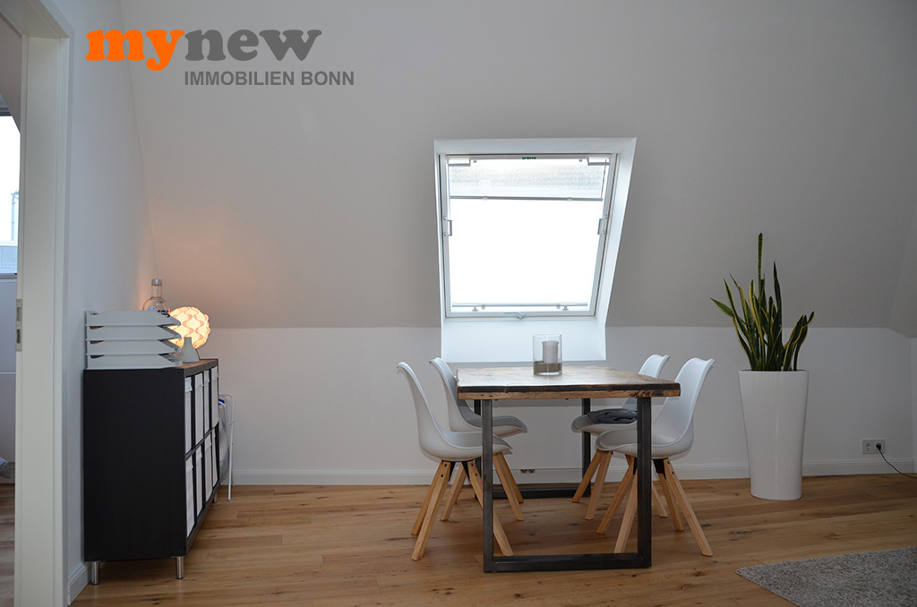 mynew-immobilien-bonn-koeln-muehlheim-moeblierte-2zimmerwohnung-esstisch